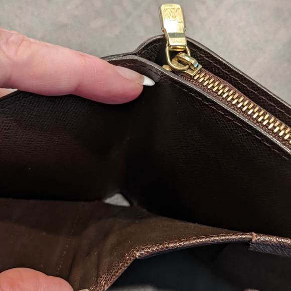 Damier Ebene Compact Zip Wallet - Picture 5 of 12